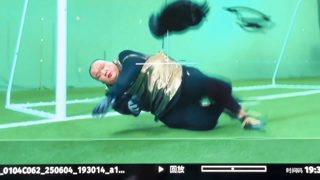 功夫女足 阿万也是不容易假发都摔掉了