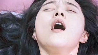 我老公睡你老婆是不是？你也来睡我呀，这不就扯平了，一口气看完《苹果》在线观看