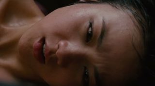 “梁朝伟是真扣啊，汤唯也是真鼓涌！一口气看完《色戒》：假戏真做，导演喊停都听不见，易先生掏出心来，王佳芝赔上一生”高清播放