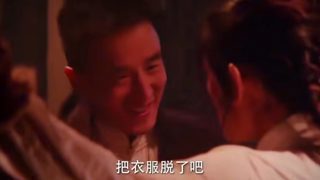 女人被抓进大牢，惨遭男人盯上霸凌在线观看