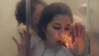 观看提示：本片尺度较大，不建议两人以上同时观看！我同意老年人床戏才是本片最恐怖的地方，不过这个主题其实还挺现实的呀在线观看