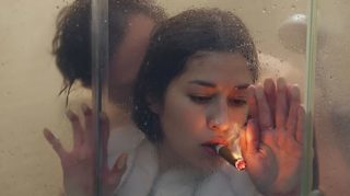 观看提示：本片尺度较大，不建议两人以上同时观看！我同意老年人床戏才是本片最恐怖的地方，不过这个主题其实还挺现实的呀